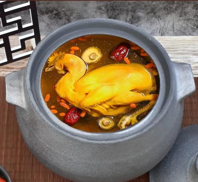 超好喝的砂锅炖鸡图1
