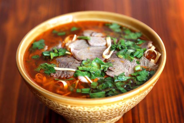 简易版牛肉汤制作方法 吃的就是原汁原味