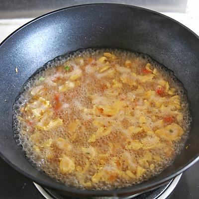 这道西红柿鸡蛋疙瘩汤，暖胃有营养，每天吃都吃不够