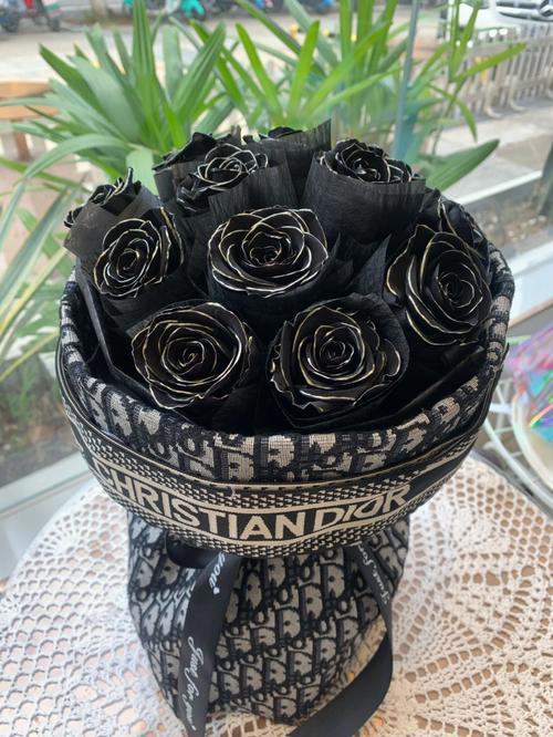 深邃而独特的魅力：黑玫瑰的象征意义
